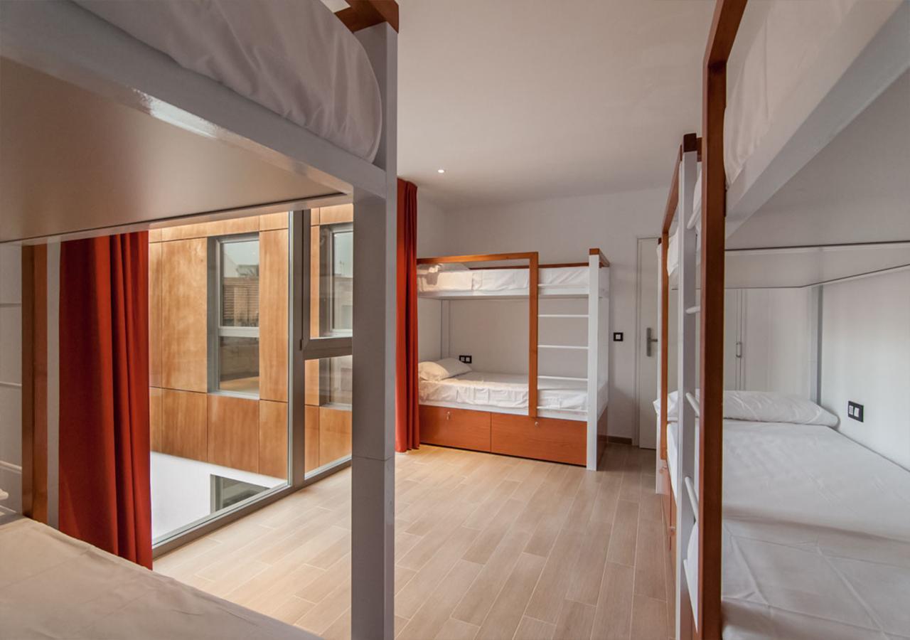 Bed 8-Bed Dormitory Room