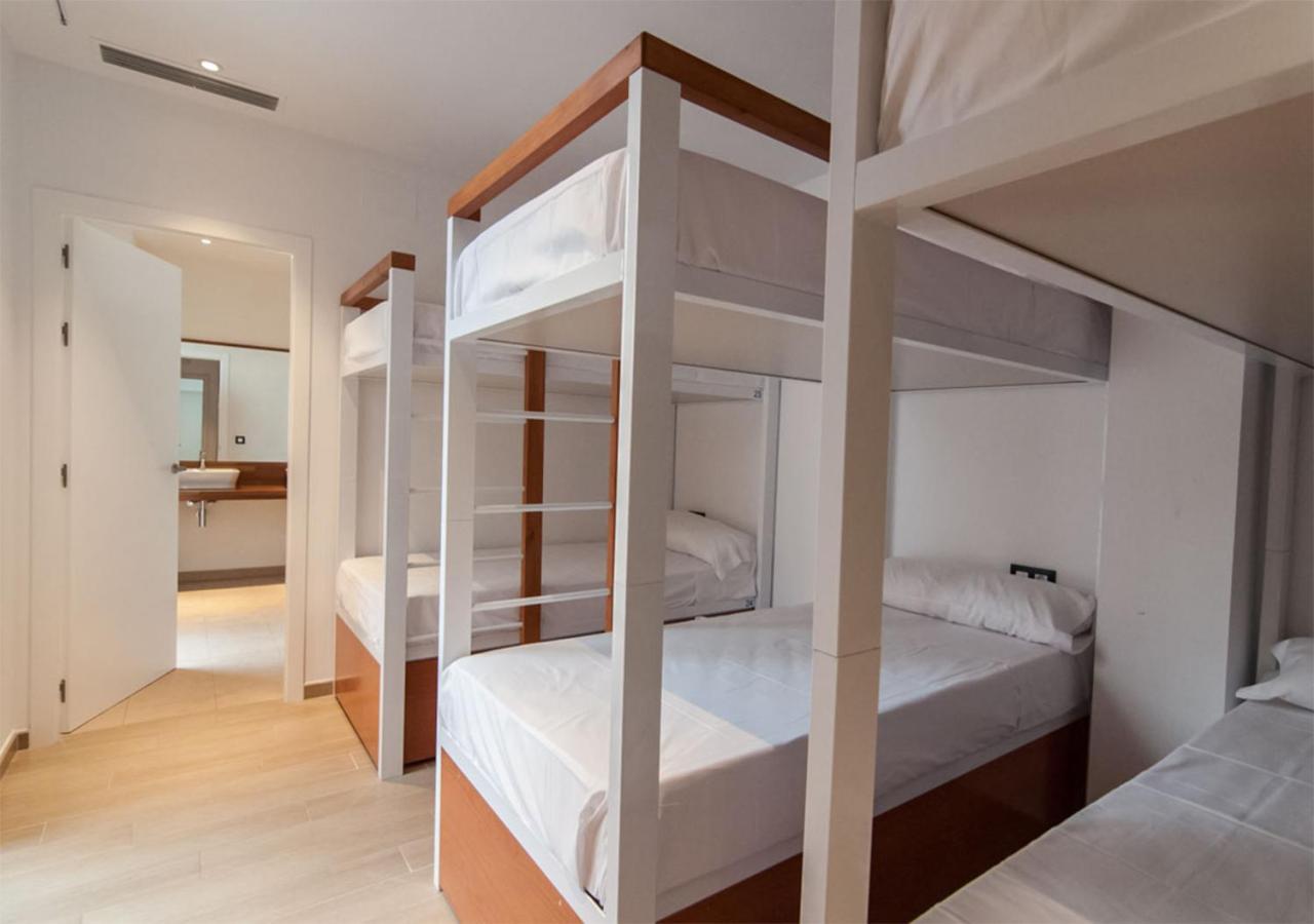 Bed 8-Bed Dormitory Room En-Suite Bathroom