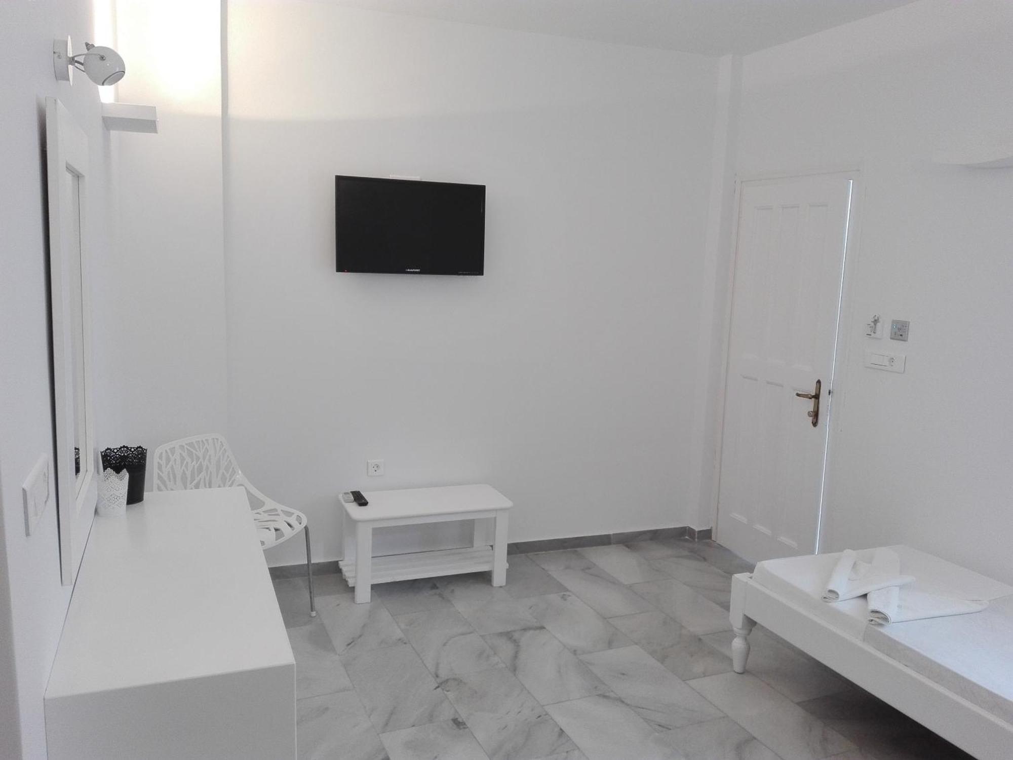Apartment with Courtyard Access - Ground Floor