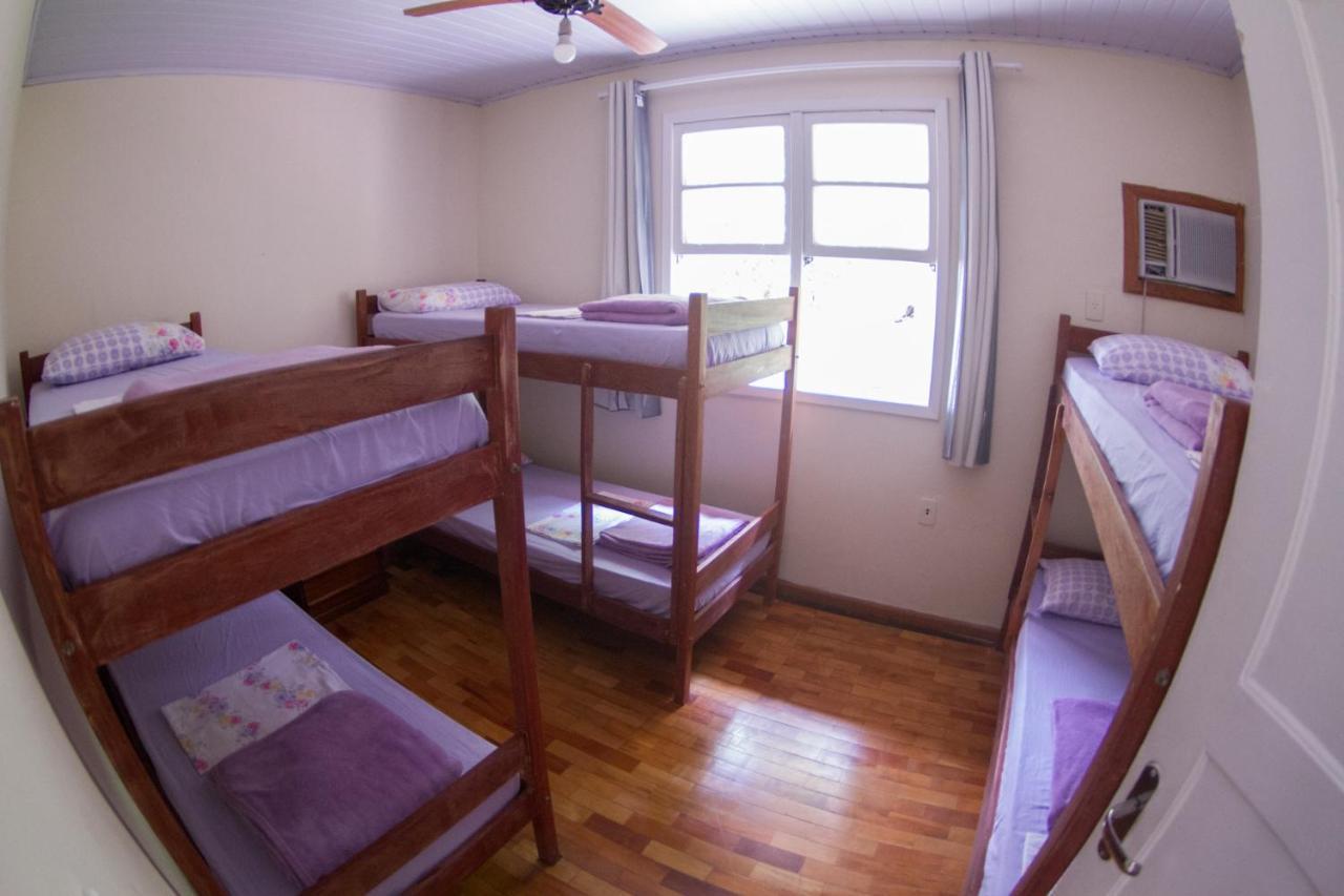 Cama em Dormitório Misto com 6 Camas