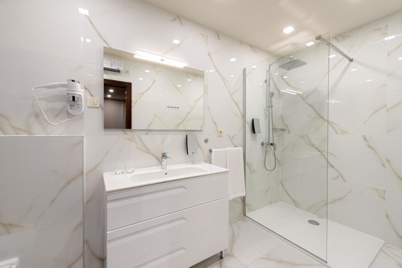 Apartamento de 1 dormitorio con balcón y vistas al mar
