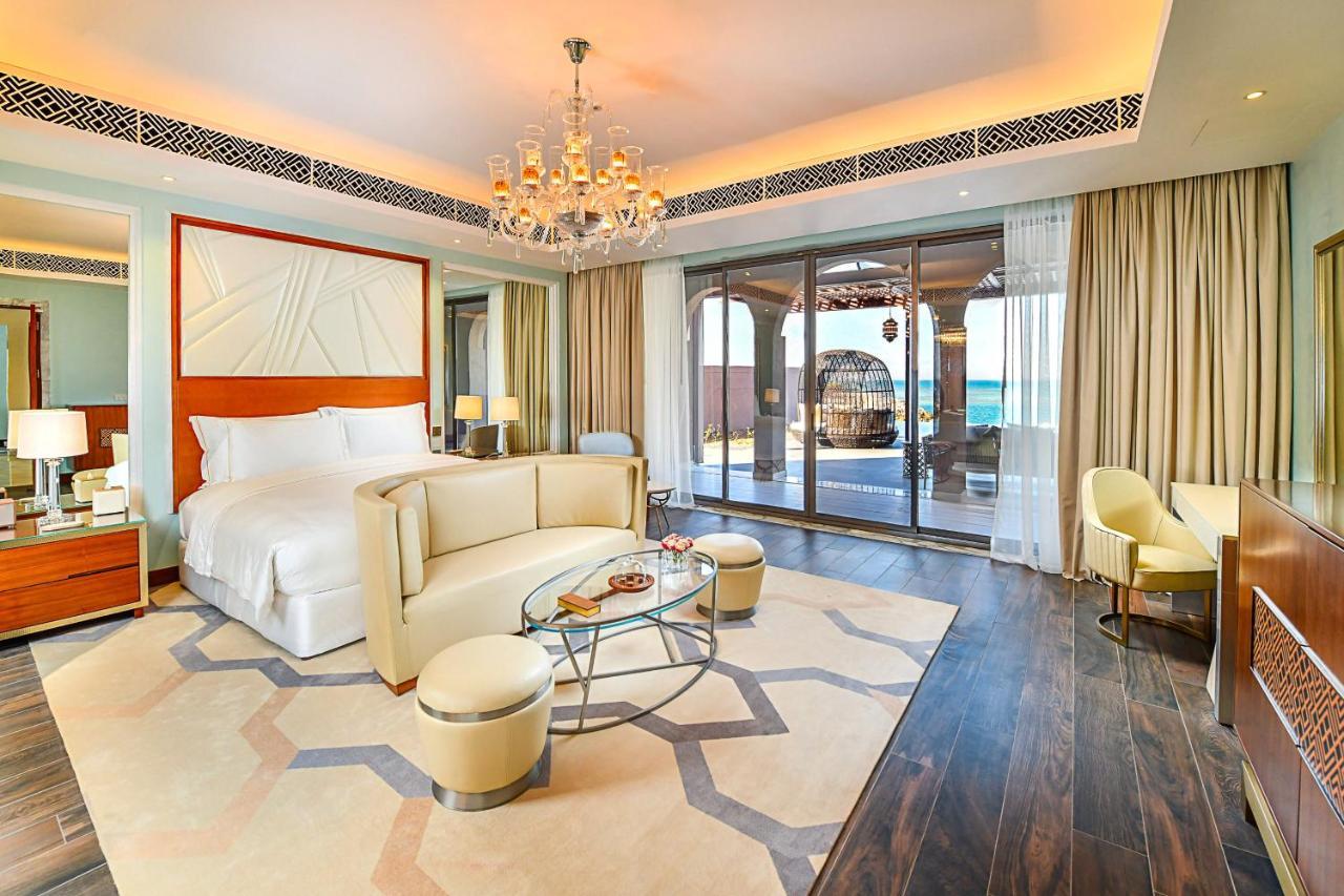 Royal Seafront Four-Bedroom Villa- 930 sqm | Private Pool, Jacuzzi, Garden & Butler