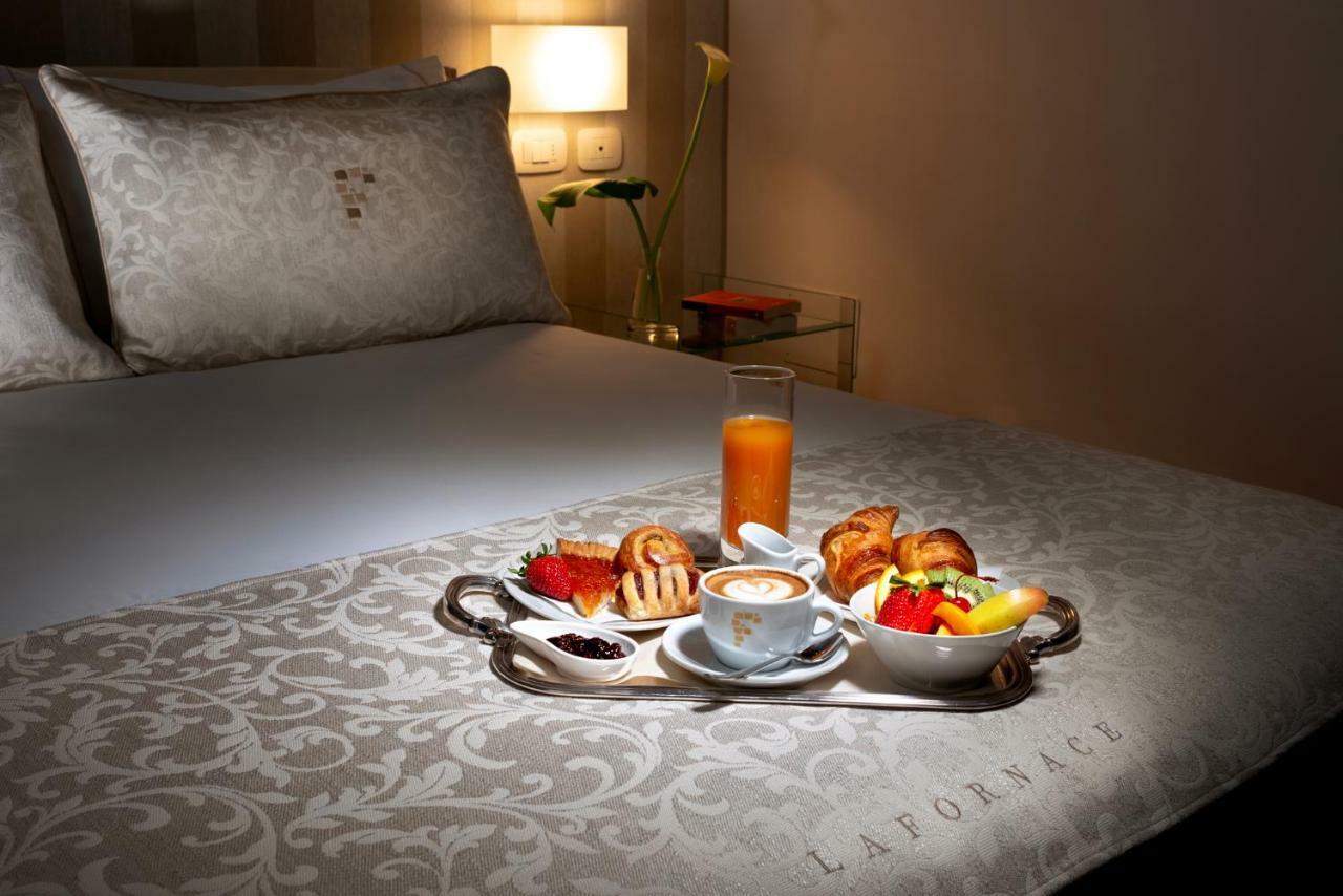 Deluxe Room,806975403:JPEG