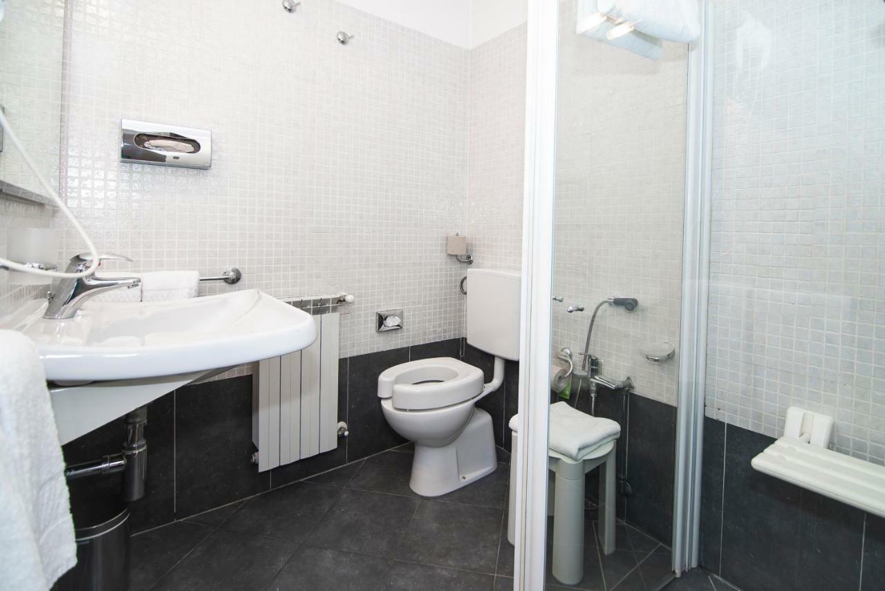 Double or Twin Room Disability Access