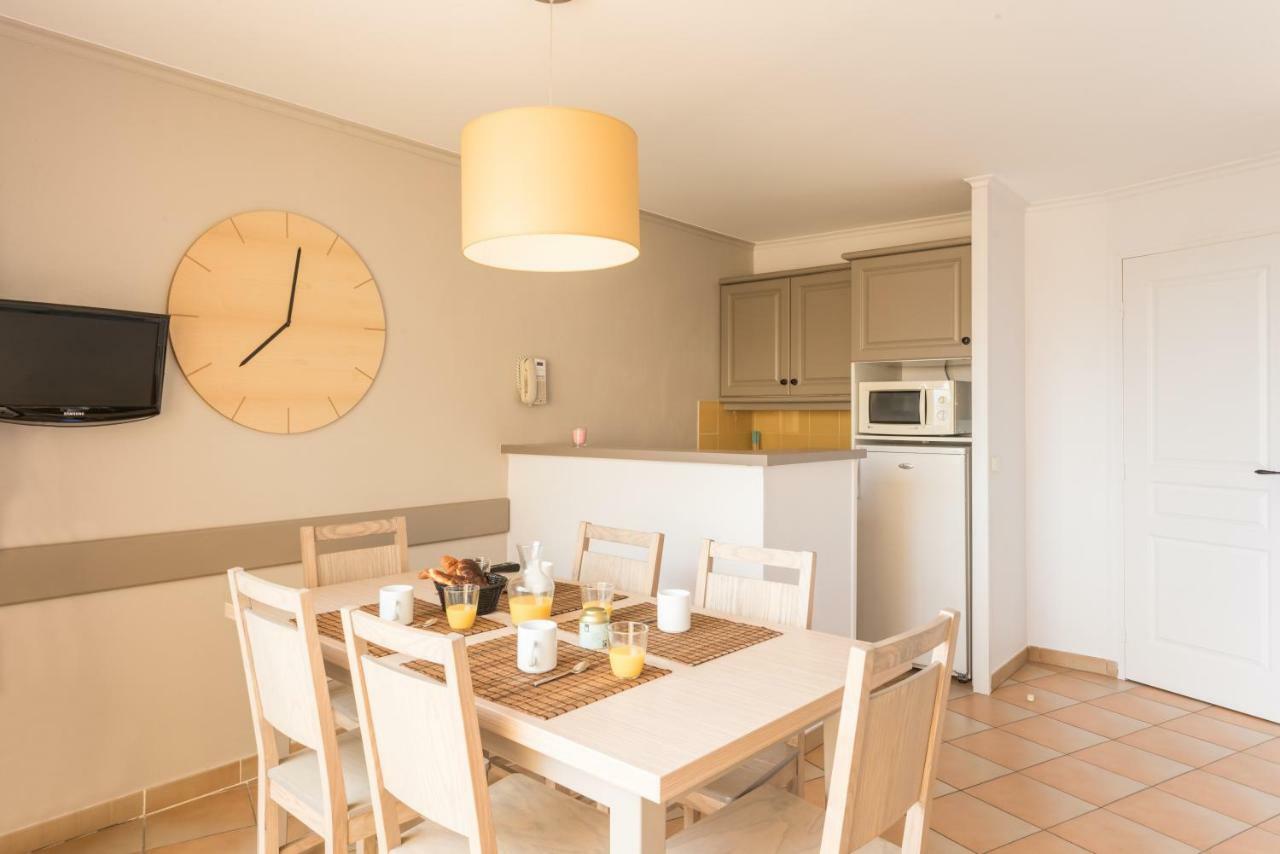 One-Bedroom Apartment Sleeping Alcove Terrace or Balcony