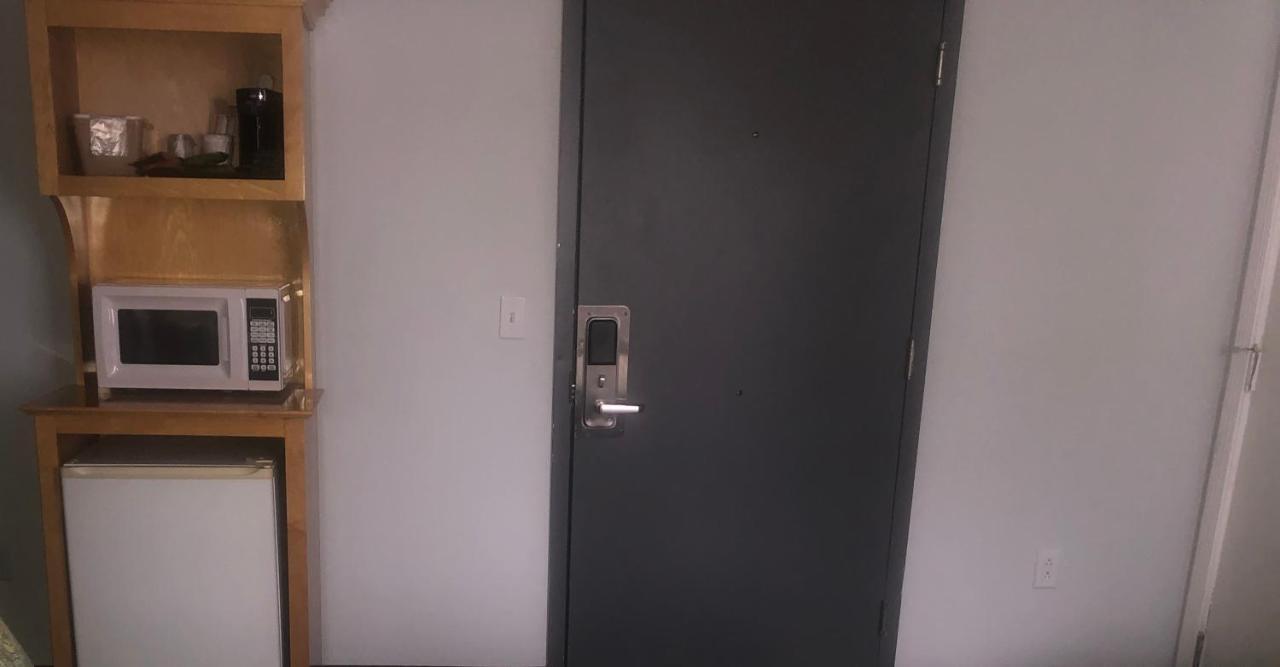 Standard Room Queen Bed,960305401:JPEG