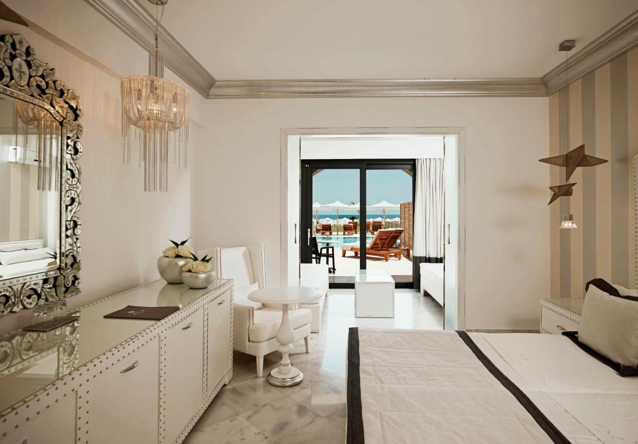 Habitación Familiar con vistas al mar y piscina privada