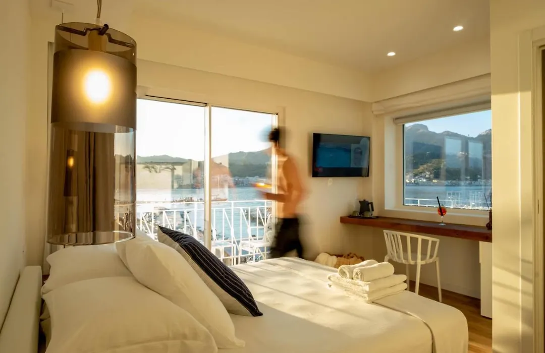 La Sirena Rooms-1
