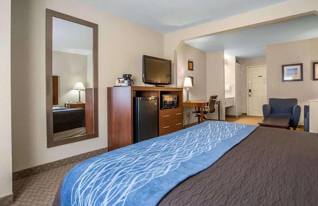 Quality Inn & Suites Dixon Near I-88-1