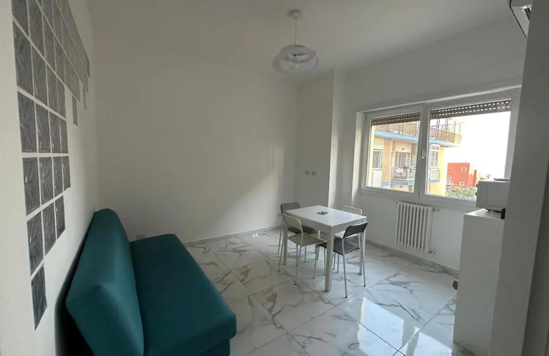 Al Porto Di Roma B&B-1