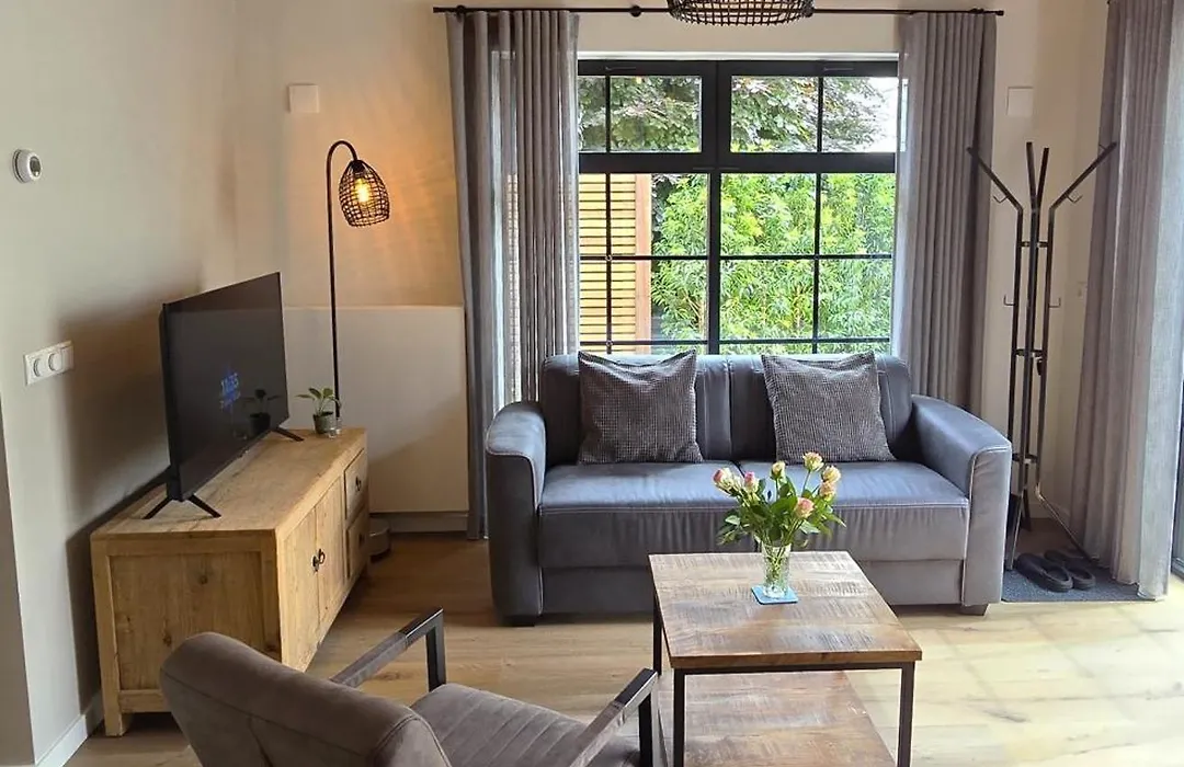 Dwp47 - Holiday Home With Own Beach Entrance-1