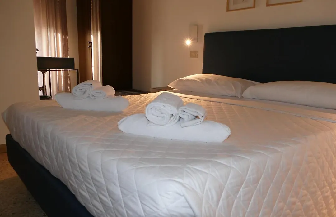Hotel Spring-1