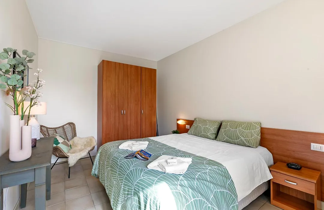Budget Village Apartments - Porto Letizia-1