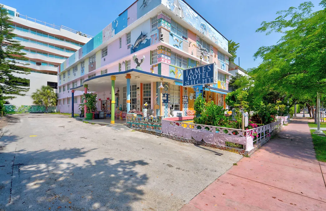 James Hotel-1