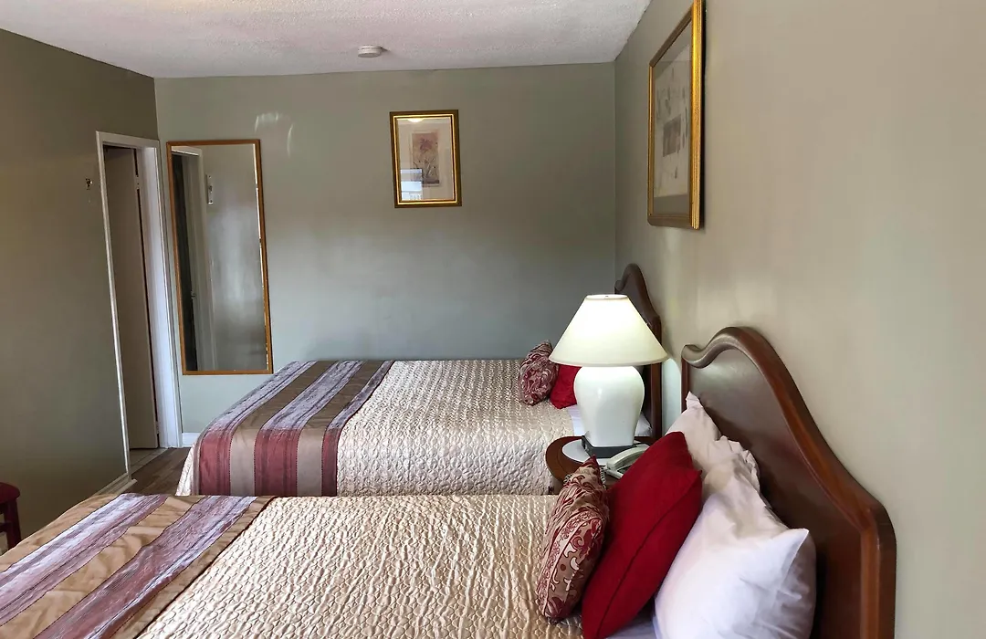 Niagara Inn & Suites-1