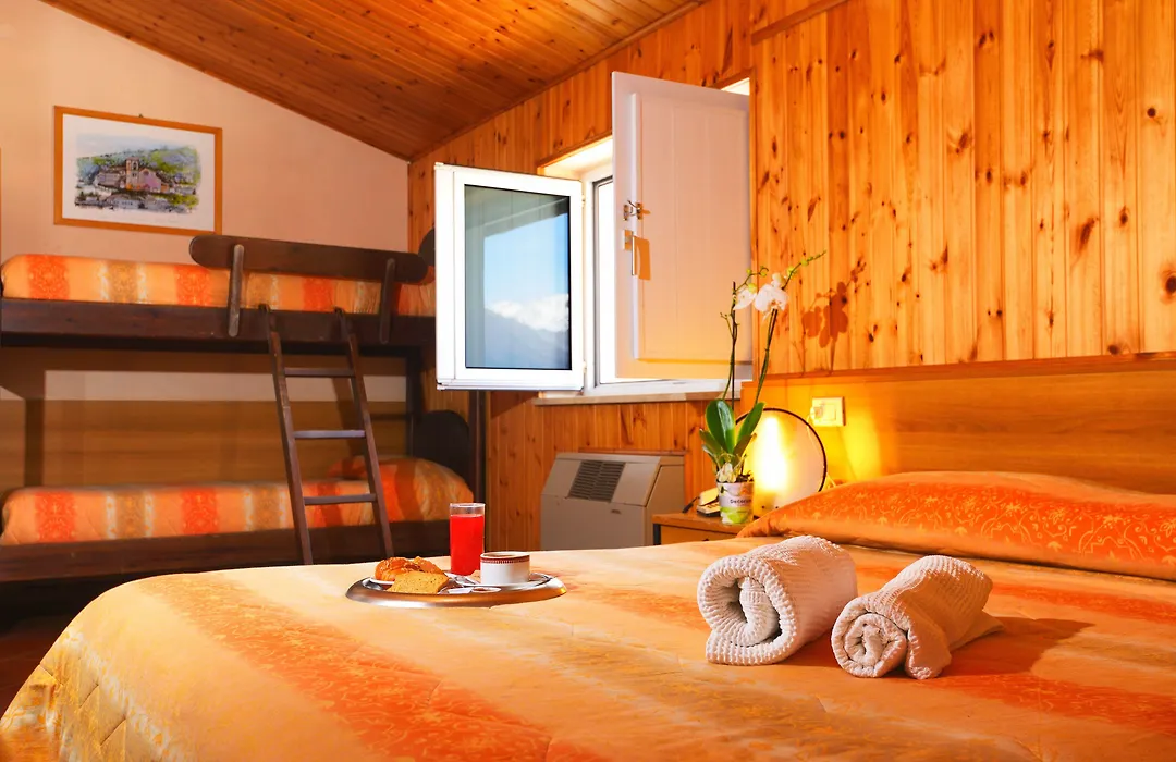 HOTEL HOLIDAYS a Barrea - Natura, Relax e Benessere nel Parco d'Abruzzo-1