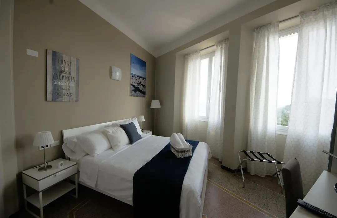Luna Rooms-1