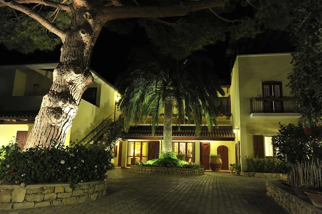 Country Hotel Vessus-1