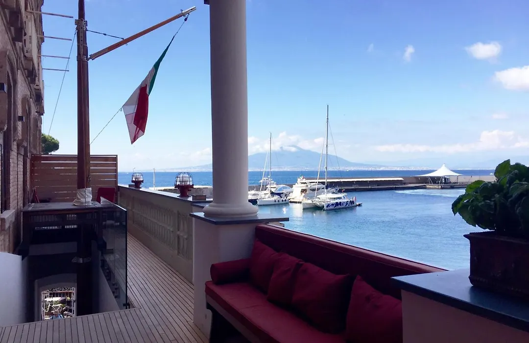 Yacht Club Capo Cervo Suites B&B-1