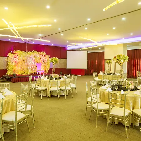 Golden Prince Hotel&Suites-2