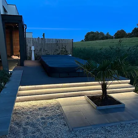 B&B Veluwemeer, Jacuzzi, Swim Spa, Sauna, Steam Bath And Sandy Beach-3