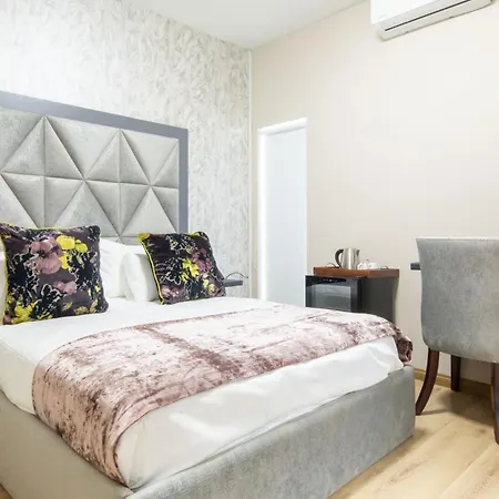 Dolphin Bay Boutique Hotel And Spa-3