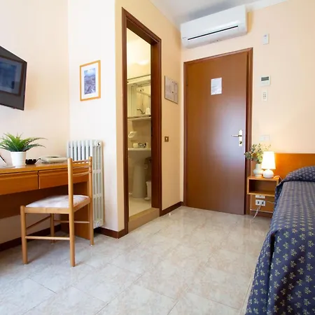Hotel Benacus Torri Del Benaco-2
