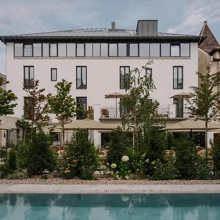 Hotel Rhin Garden-2