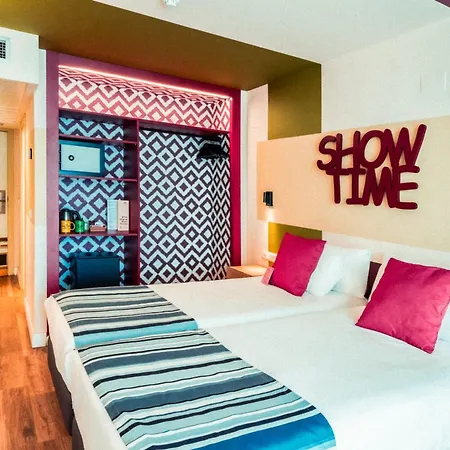 Marina Resort Benidorm - The Original Benidorm Vibe-3