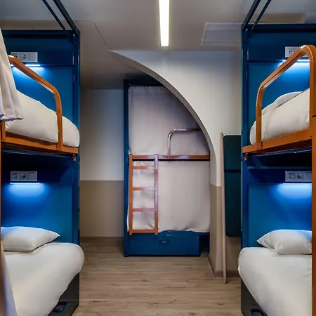 Amistat Beach Hostel Barcelona-2