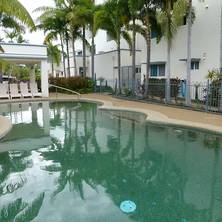 Madison Ocean Breeze Apartments-2