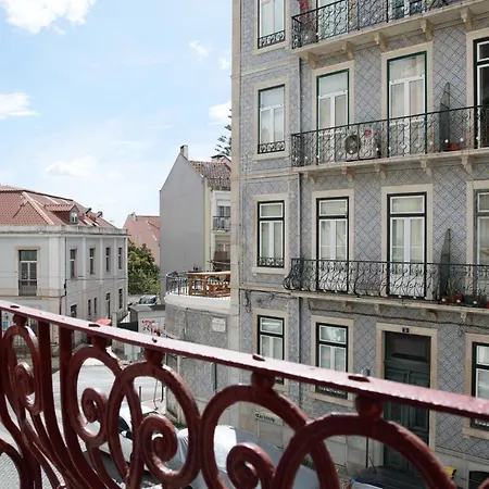 Lisbon Poets Inn-2