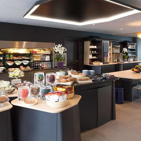 Novotel Suites Paris Montreuil Vincennes-3