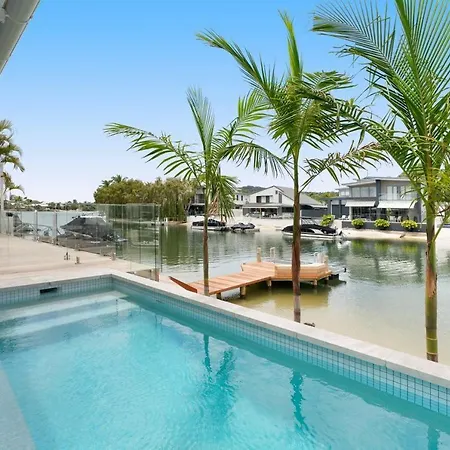 Lucy - Noosa - Noosaville-2