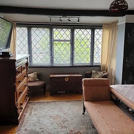 Harry'S Bed And Breakfast-3
