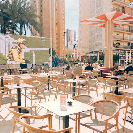 Marina Resort Benidorm - The Original Benidorm Vibe-3