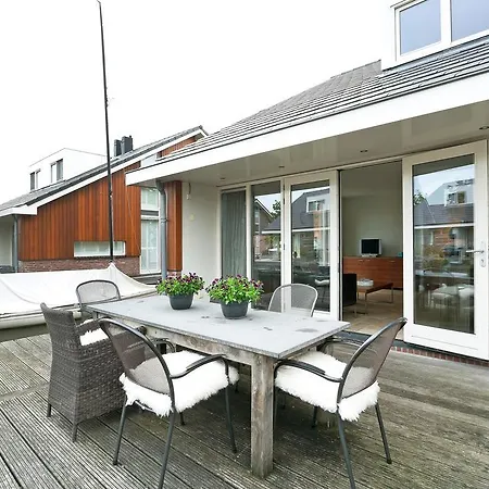 Boathouse Suburban Amsterdam-3