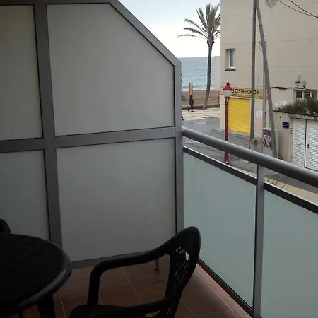 Hostal Cubelles-2