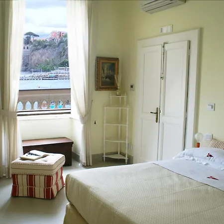 Yacht Club Capo Cervo Suites B&B-3