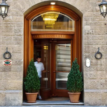 Hotel Pierre-2