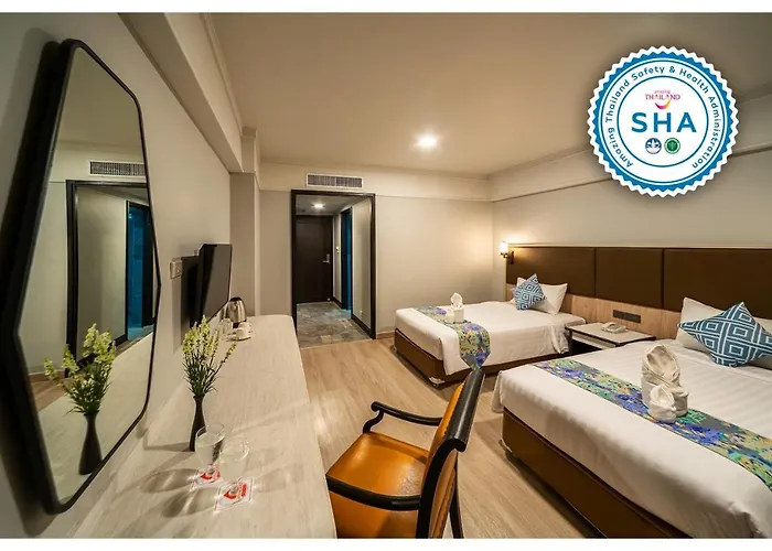 Hotel with pool: Karnmanee Palace Hotel