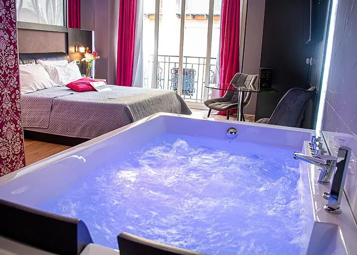 Luxury hotel only: Hotel Angioino & Spa