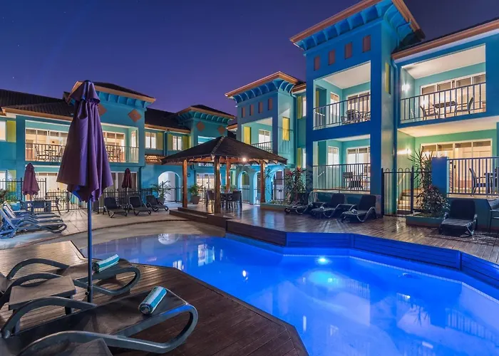 Hotel near College: Le Cher Du Monde Adults Only