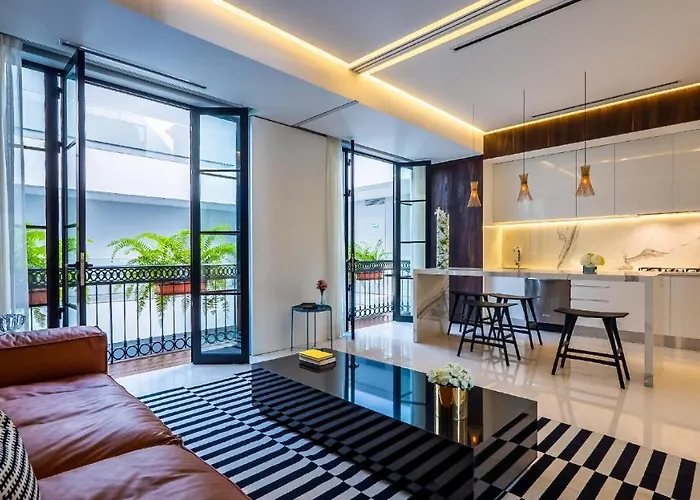 Pet Friendly hotel: Pier 57 - 510 Luxury Rooftop 2 Bedroom Condo In Romantic Zone