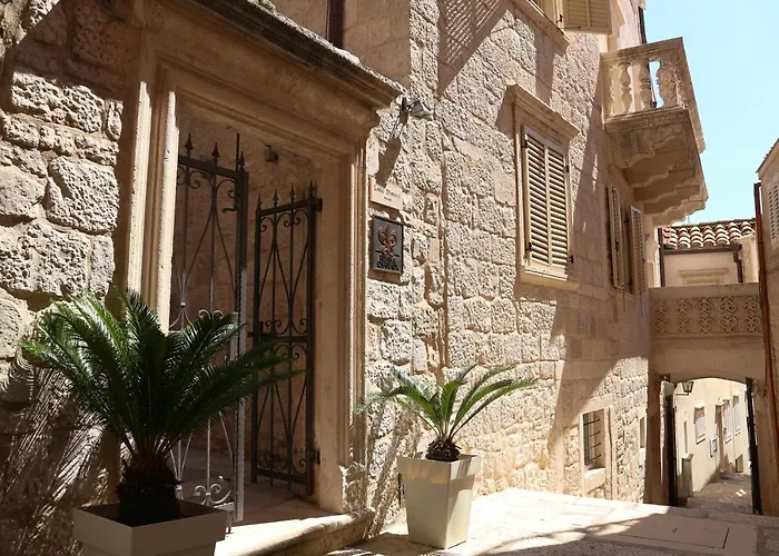 Resort: Lesic Dimitri Palace