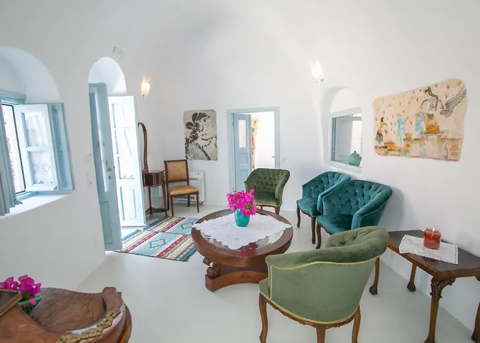Trip to College Kastro Oia Houses