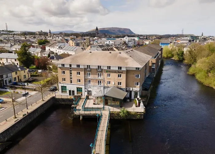 Luxury hotel only: Riverside Hotel