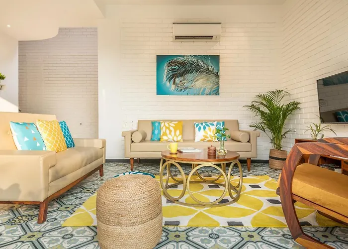 Private Villa: La Risa, 2 Bhk Villas Near Vagator Beach, Private Pool With Kitchen, Balcony, Security