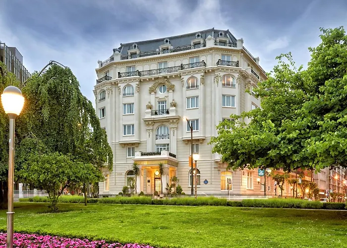 5 star hotel: Hotel Carlton