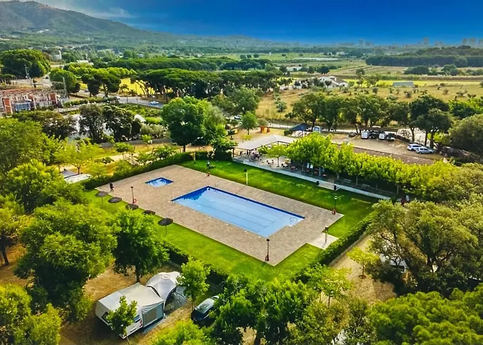 Hotel cerca del colegio: Camping Castell D'Aro